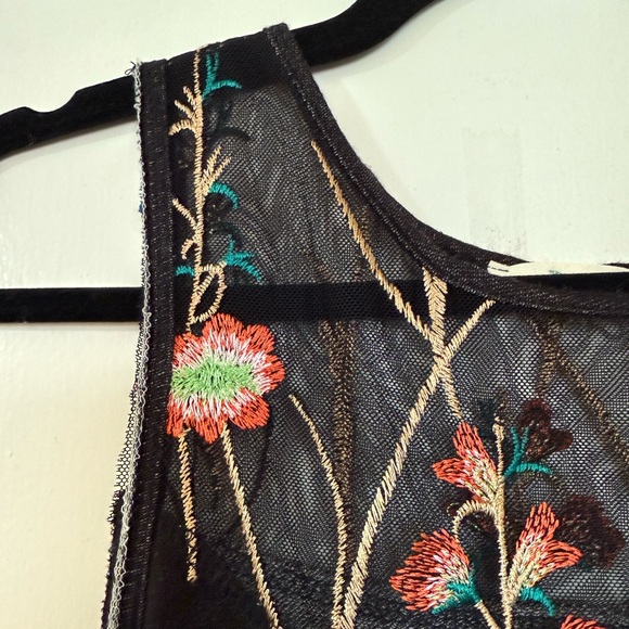 Hummingbird Embroidered Tunic - Picture 3 of 4